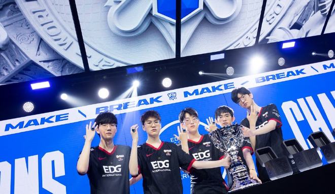 白蜡木具备 白蜡木具备