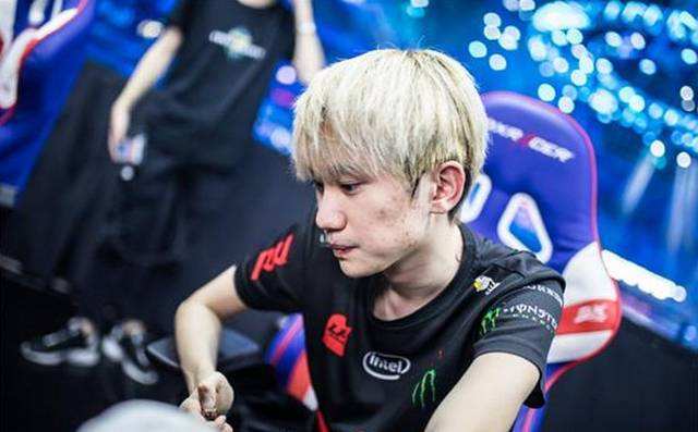 只能依赖个 只能依赖个